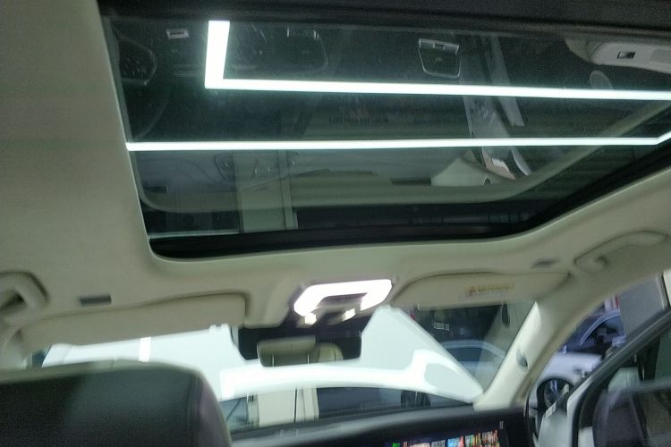 红旗E-HS9 2022款 660km 旗领版 四座局部细节22