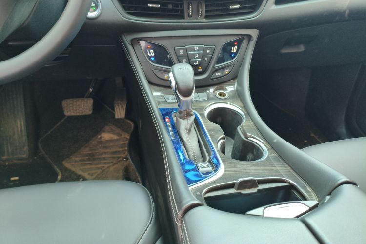 别克 昂科威 2019款 20T 两驱领先型 国VI中控内饰18