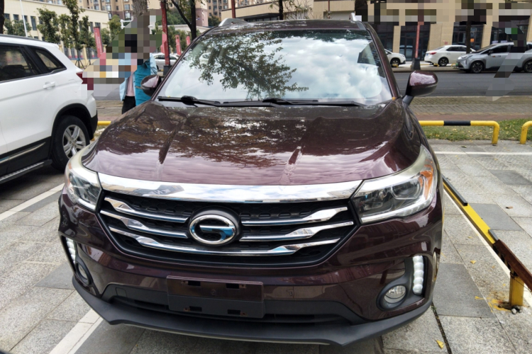 广汽传祺 传祺GS4 2017款 235T 自动两驱精英版车身外观2