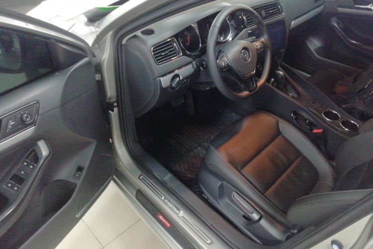 大众 速腾 2018款 1.6L 自动舒适型中控内饰7003