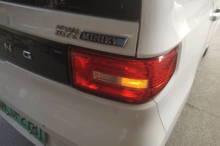 五菱汽车 宏光MINIEV 2021款 马卡龙时尚款 三元锂车身外观9