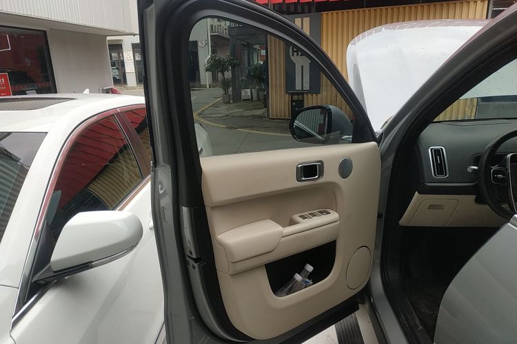 理想汽车 理想L9 2022款 Max中控内饰47