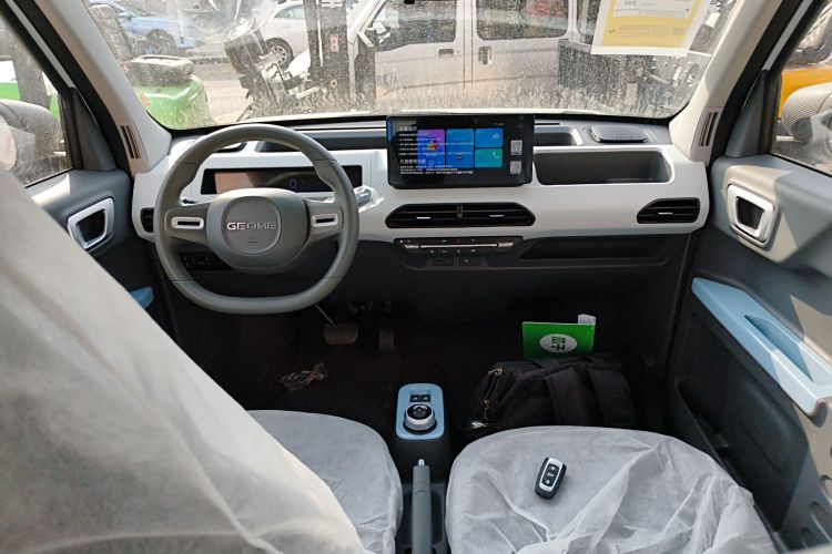 吉利银河 2024款 熊猫mini 200km 耐力熊中控内饰12