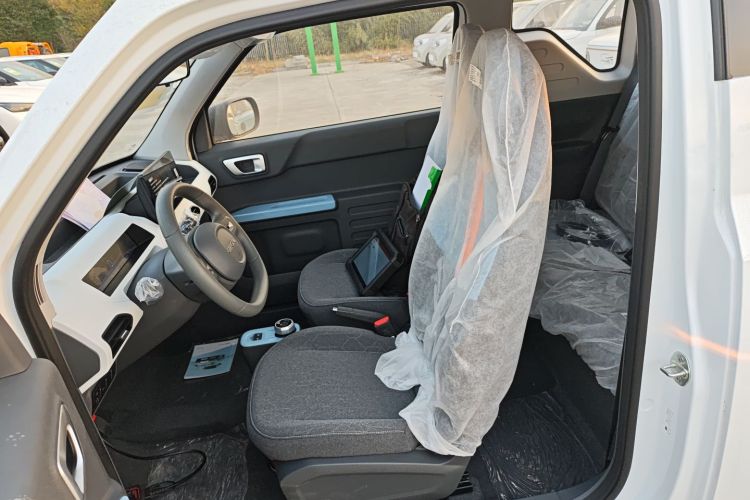 吉利银河 2024款 熊猫mini 200km 耐力熊中控内饰19