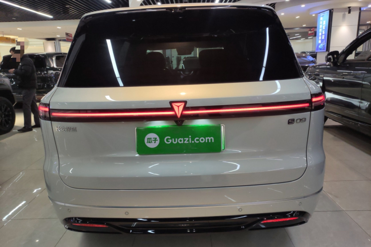 深蓝汽车 深蓝S09 2025款 四驱Ultra+ 高定版车身外观6