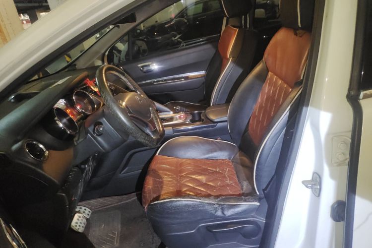 标致3008 2013款 2.0L 自动经典版局部细节19