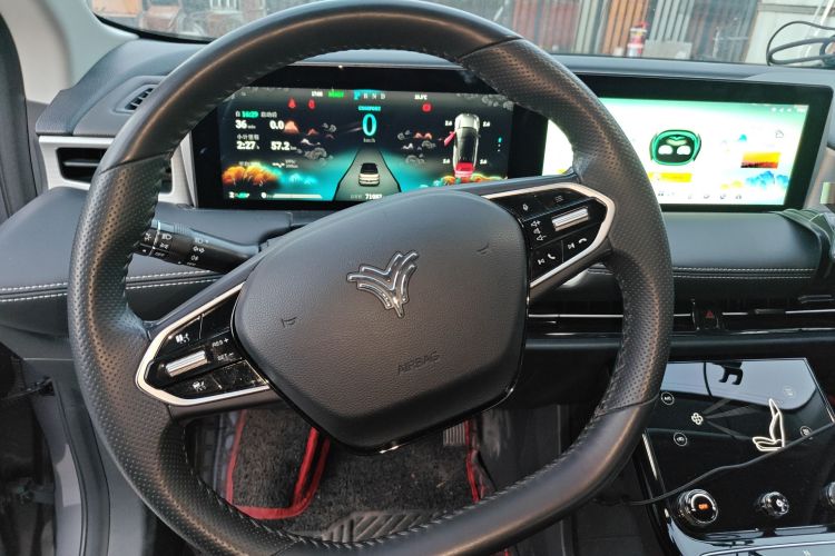 哪吒汽车 哪吒U 2022款 Pro 400 畅行版中控内饰13