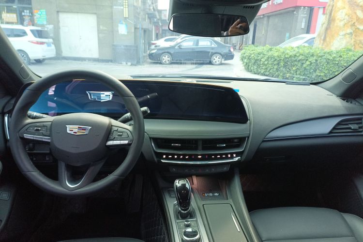 凯迪拉克CT5 2025款 28T 城市运动版中控内饰12