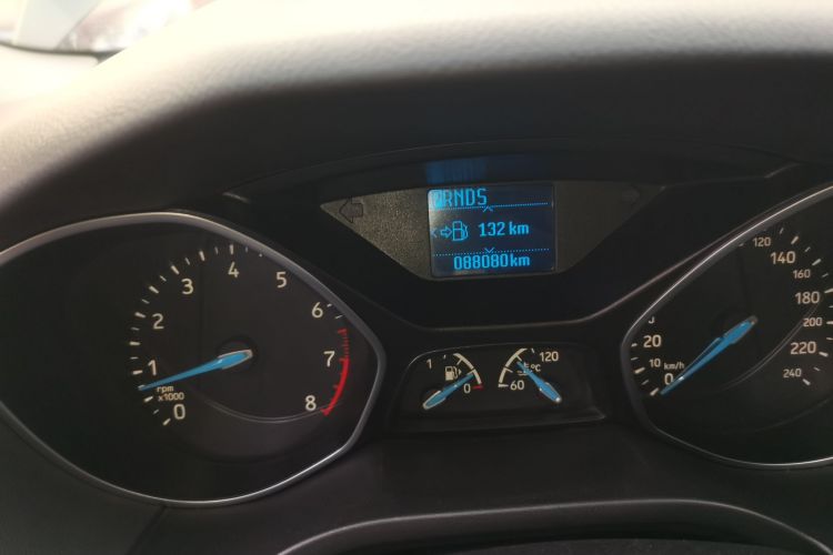 福特 福克斯 2015款 三厢 1.6L 自动风尚型中控内饰14