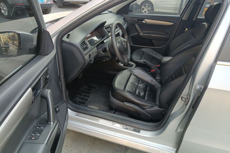 大众 朗逸 2013款 改款经典 1.6L 自动舒适版中控内饰19