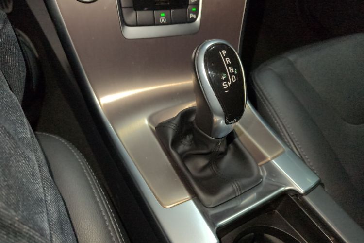 沃尔沃XC60 2017款 T5 AWD 智进版中控内饰18