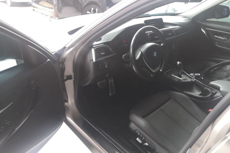 宝马3系 2018款 318Li中控内饰20