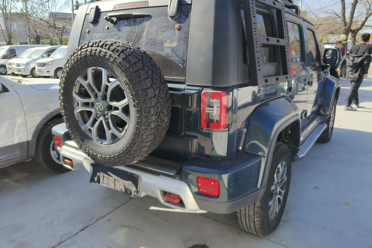 北京BJ40 2019款 2.3T 自动四驱城市猎人版尊享型 国VI车身外观7