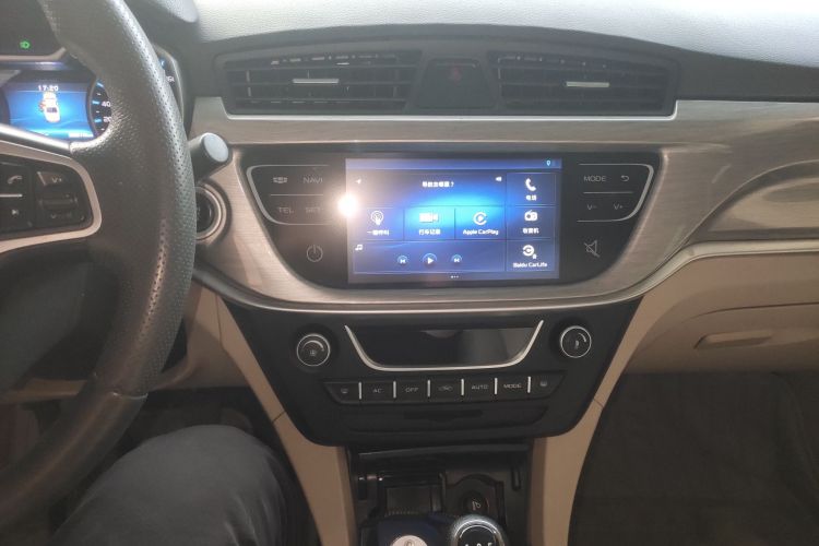 吉利汽车 帝豪 2017款 三厢百万款 1.5L 手动豪华型局部细节16