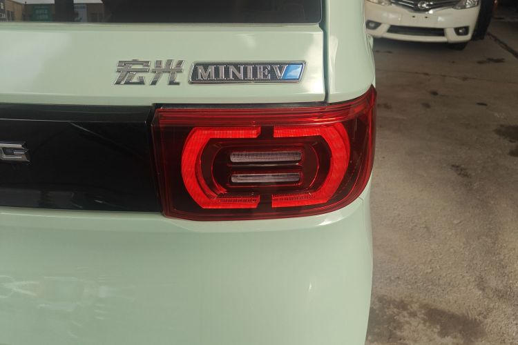 五菱汽车 宏光MINIEV 2022款 马卡龙臻享款 磷酸铁锂车身外观9