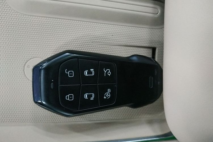 小鹏X9 2024款 610长续航Max中控内饰11