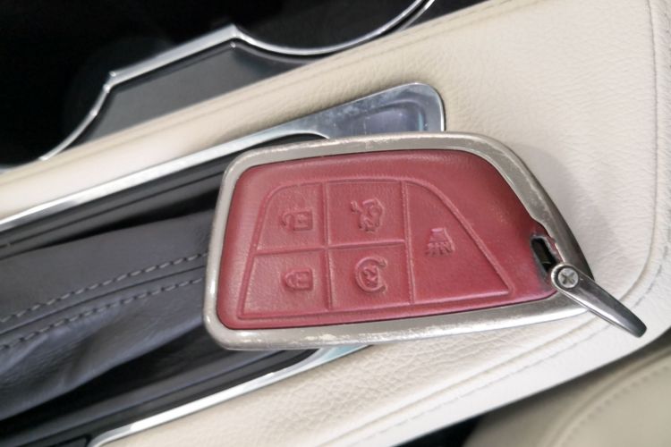 凯迪拉克CT4 2023款 25T 风尚型中控内饰11