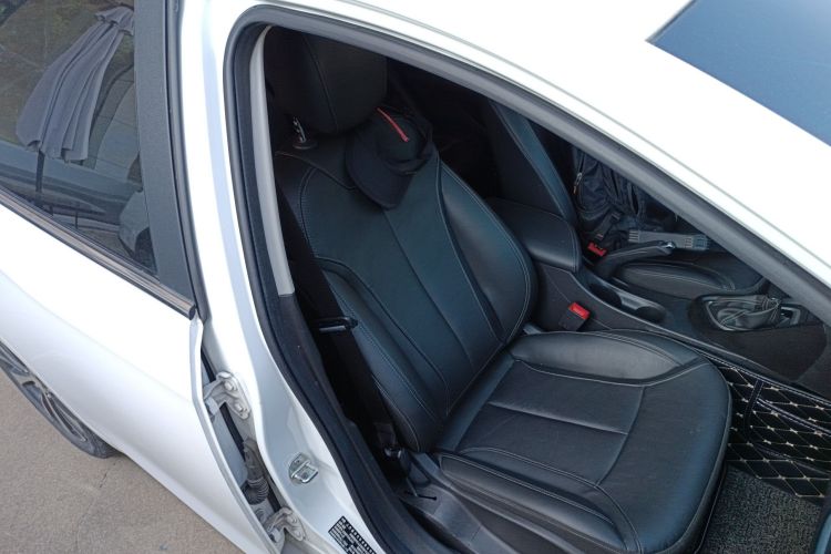 别克 阅朗 2018款 18T 自动精英型局部细节41