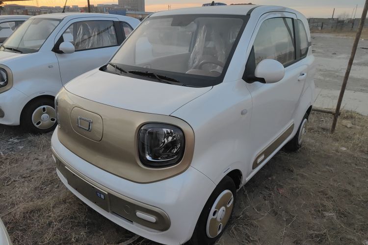 奔腾小马 2026款 222km 萌趣马 Plus车身外观1