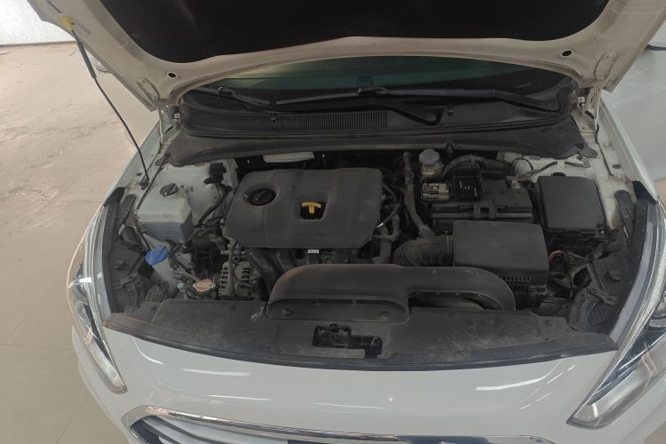 现代 名图 2017款 1.8L 自动尊贵型DLX 国V机舱底盘24