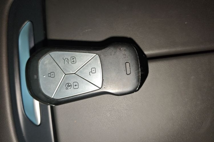 小鹏P7 2022款 670E+中控内饰7001