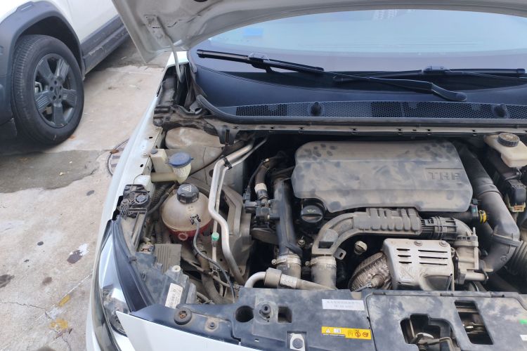 标致408 2015款 1.2T 自动豪华版局部细节9006