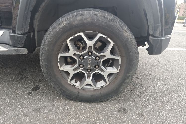 北京越野 北京BJ40 2019款 PLUS 2.3T 自动四驱尊享版 国VI车身外观10