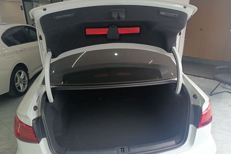 奥迪A3 2020款 Limousine 35 TFSI 进取型 国VI机舱底盘23