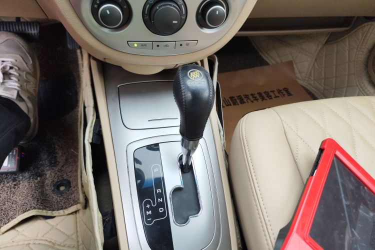 别克 凯越 2013款 1.5L 自动经典型中控内饰18