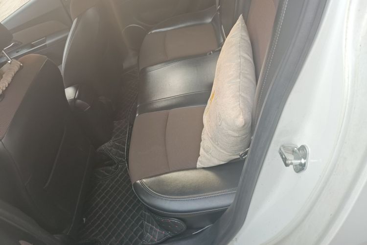 雪佛兰 科鲁兹 2013款 掀背 1.6L 自动豪华型中控内饰21