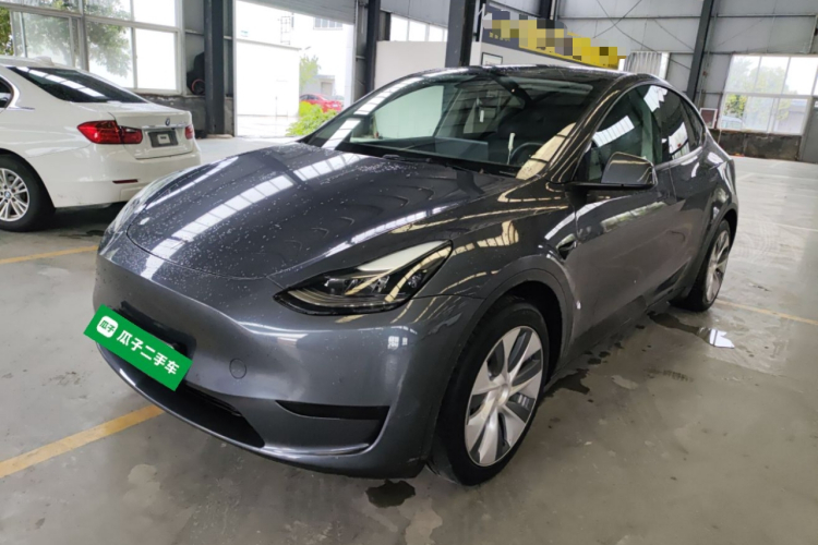 特斯拉 Model Y 2022款 后轮驱动版车身外观1
