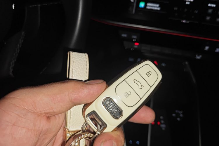 奥迪A3 2022款 Sportback 35 TFSI RS套件燃速型中控内饰11