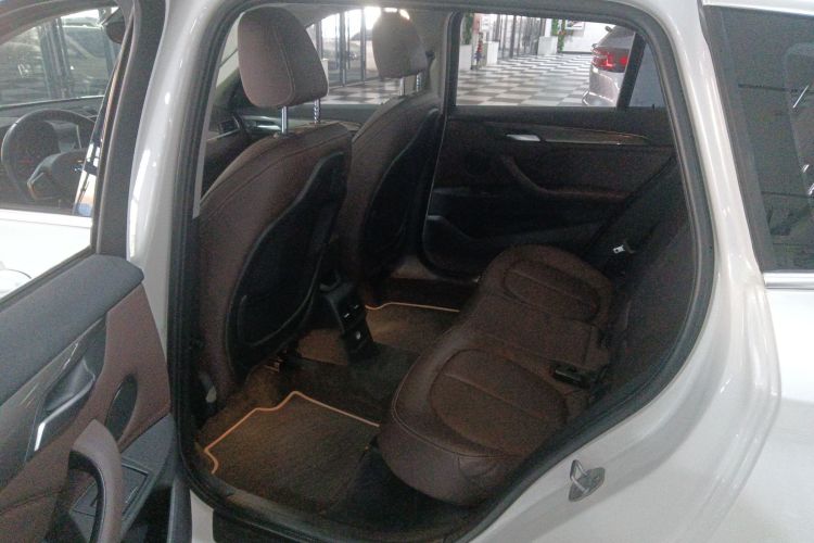 宝马X1 2016款 sDrive20Li 豪华型中控内饰21