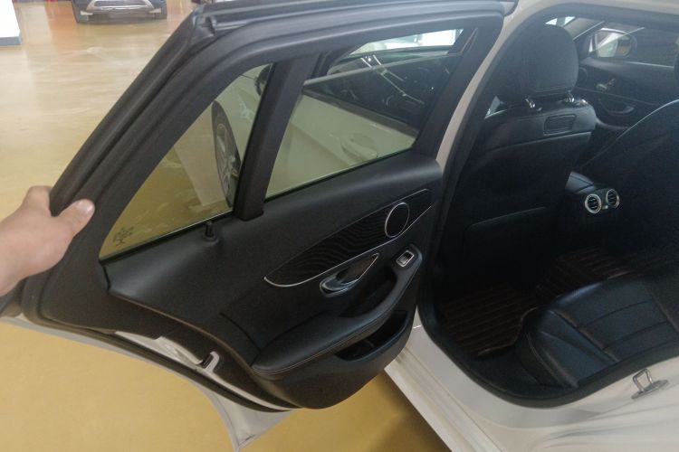 奔驰C级(进口) 2017款 C 200 旅行轿车中控内饰7005