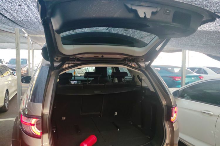 路虎 发现神行 2017款 2.0T HSE局部细节23