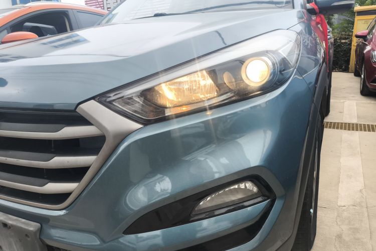 现代 途胜 2015款 1.6T 双离合两驱舒适型局部细节36