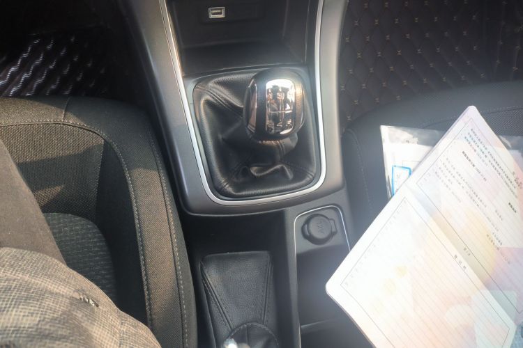 雪铁龙 C4世嘉 2018款 1.6L 手动豪华型中控内饰18