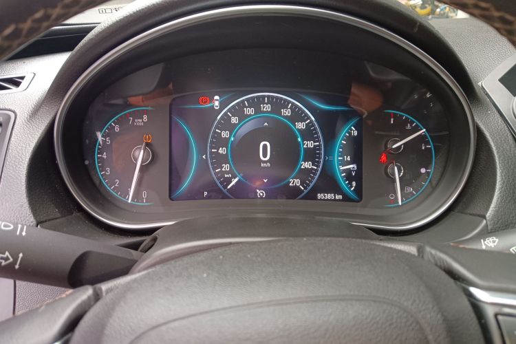 别克 君威 2015款 1.6T 精英技术型中控内饰14