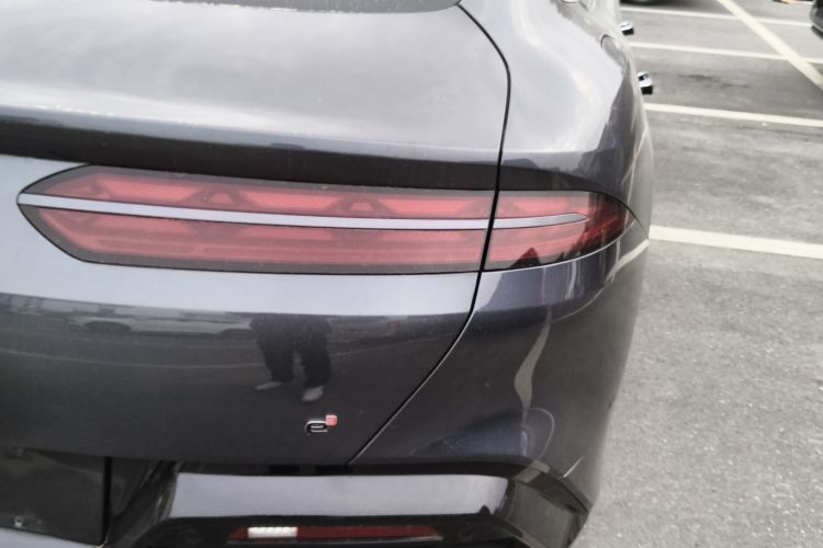 腾势Z9 2024款 1100km 四驱Max版车身外观9