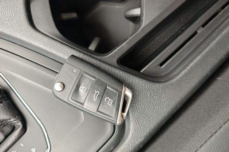 大众 途观L 2017款 330TSI 自动两驱风尚版中控内饰11