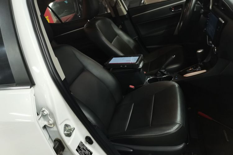 丰田 卡罗拉 2017款 改款 1.2T S-CVT GL-i局部细节41