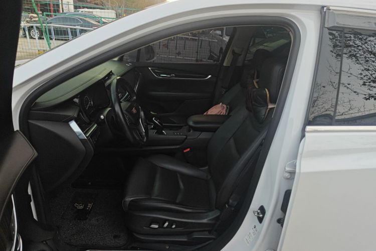 凯迪拉克XT5 2018款 28T 四驱豪华型中控内饰19