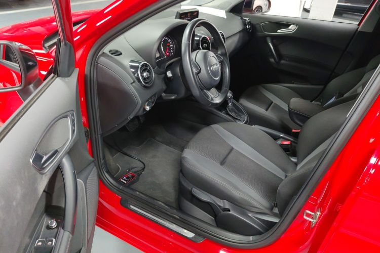 奥迪A1 2016款 30 TFSI Sportback Design风尚版中控内饰20