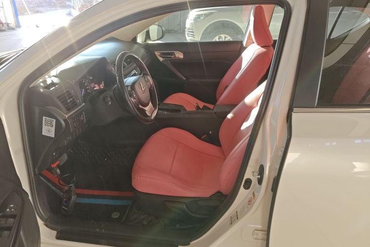 雷克萨斯CT 2014款 CT200h 精英版 单色中控内饰19