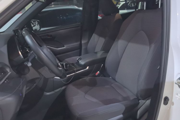 丰田 皇冠陆放 2021款  2.5L HEV两驱进取版中控内饰19