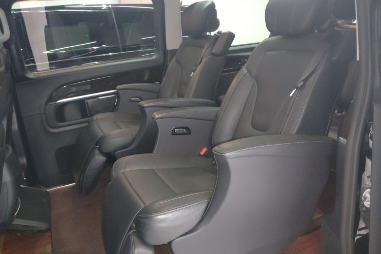 奔驰V级 2018款 V 260 尊贵版 国VI中控内饰21