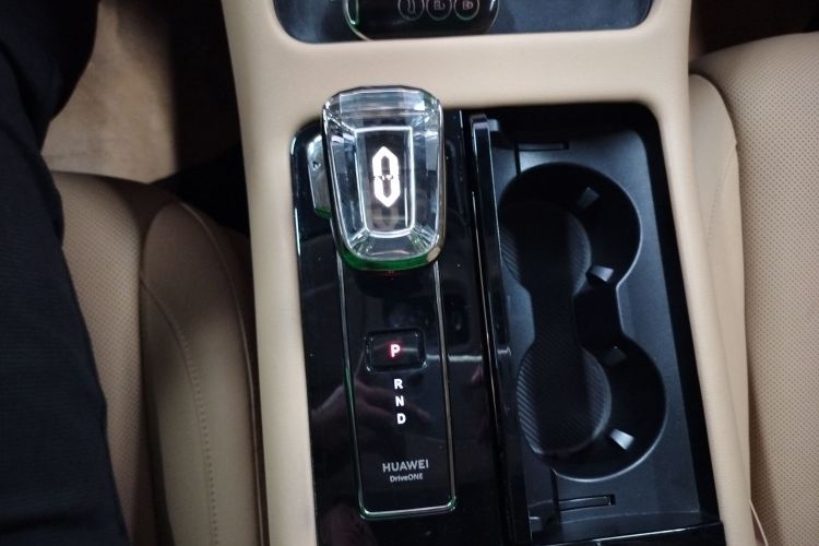 鸿蒙智行 问界M7 2024款 1.5T 后驱Plus版 5座中控内饰18