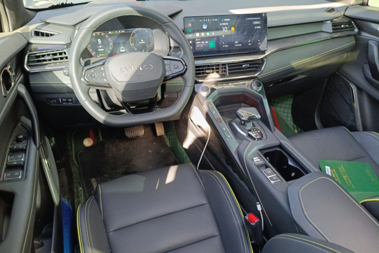 领克06 2023款 Remix 1.5T Hero中控内饰12