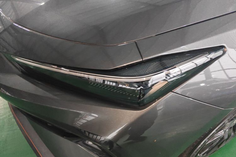 长安UNI-V 2025款 第三代 2.0T 劲擎型局部细节36