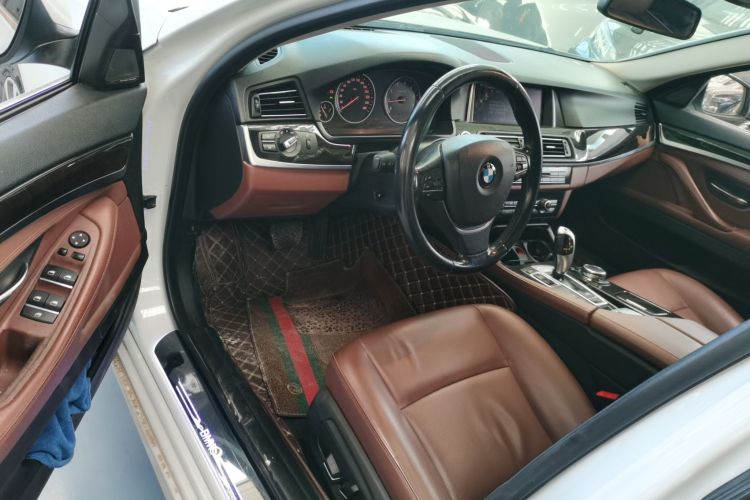 宝马5系 2014款 528Li xDrive领先型中控内饰20